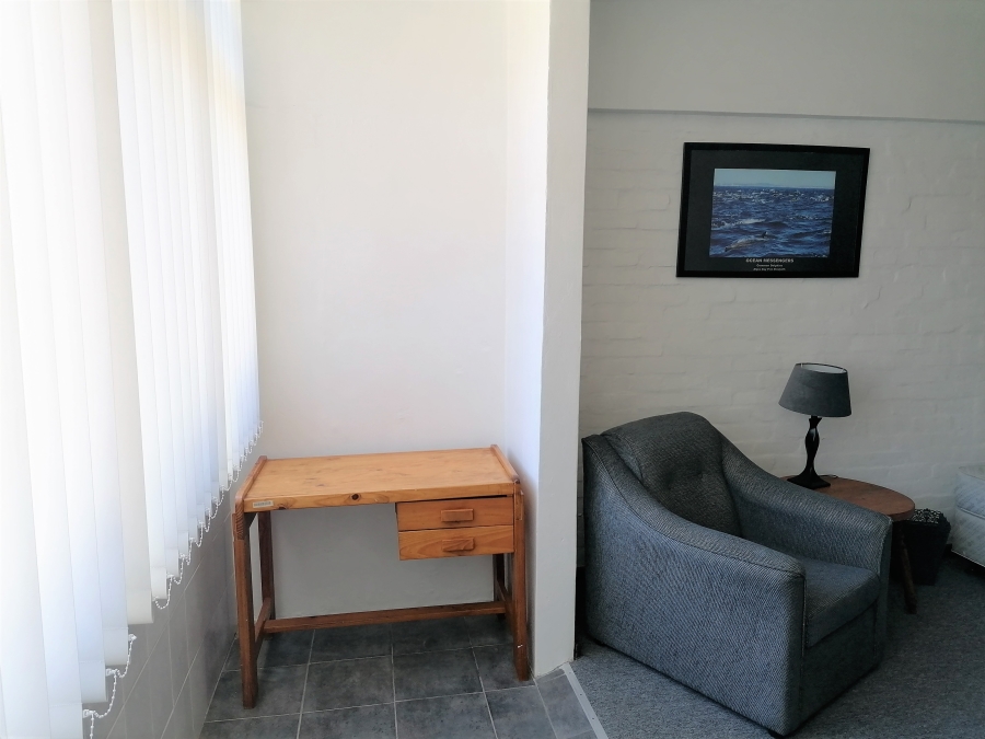 To Let 1 Bedroom Property for Rent in Humewood Eastern Cape